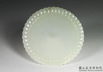 图片[3]-Jade plate with floral rim, India-China Archive